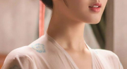 汉服小姐姐打方向盘图片,小姐姐巧手操控，展现古典与现代的完美融合