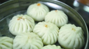 娱乐吃瓜包子是真的吗,包子事件真相揭秘